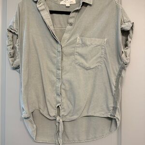 Cloth & Stone Soft Pastel Green Button-Up Blouse with Tie Detail